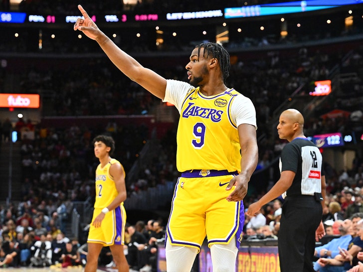 Bronny James Scores First NBA Points In Front Of Cavs Fans, Hometown Goes Nuts