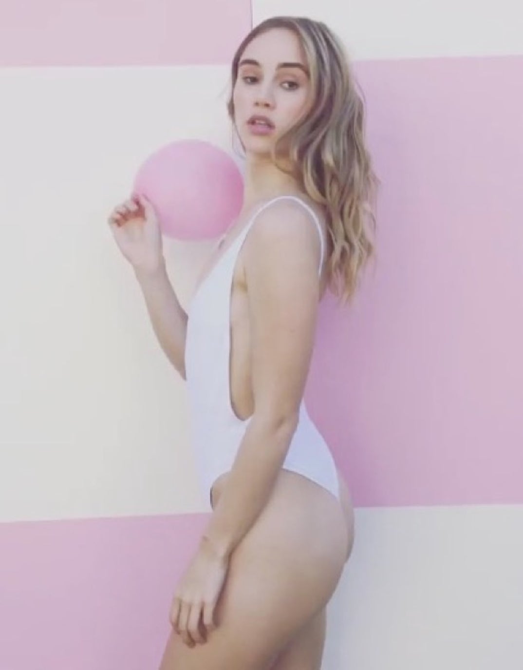 0116_suki_waterhouse_instagram_11