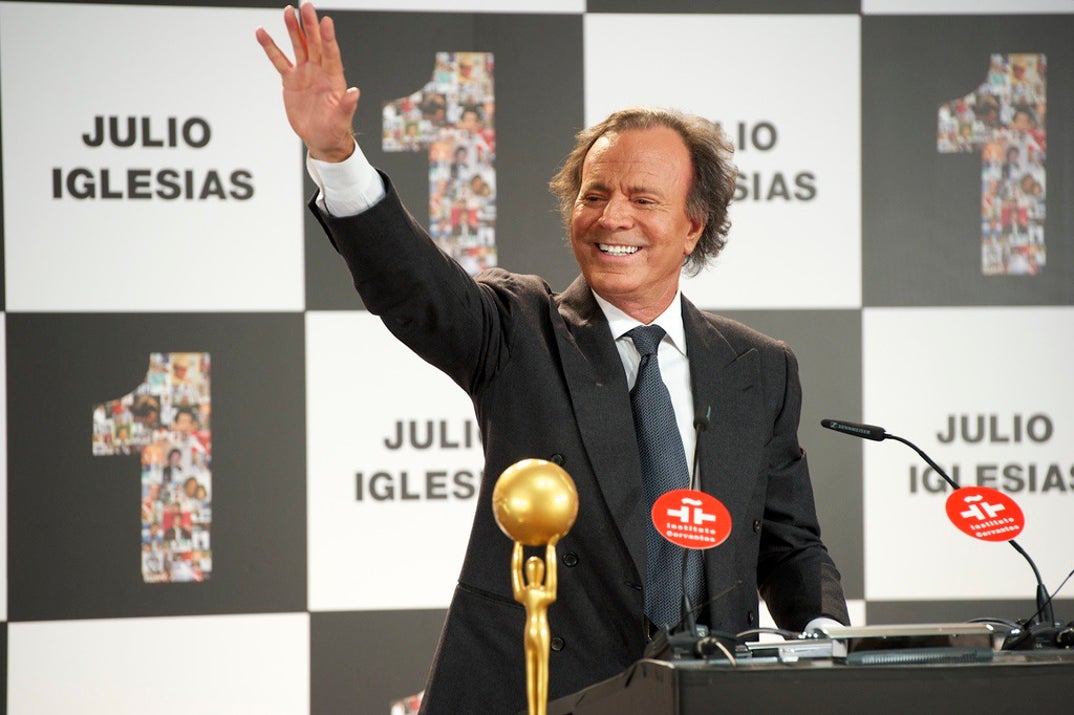 Julio Iglesias Through The Years 3