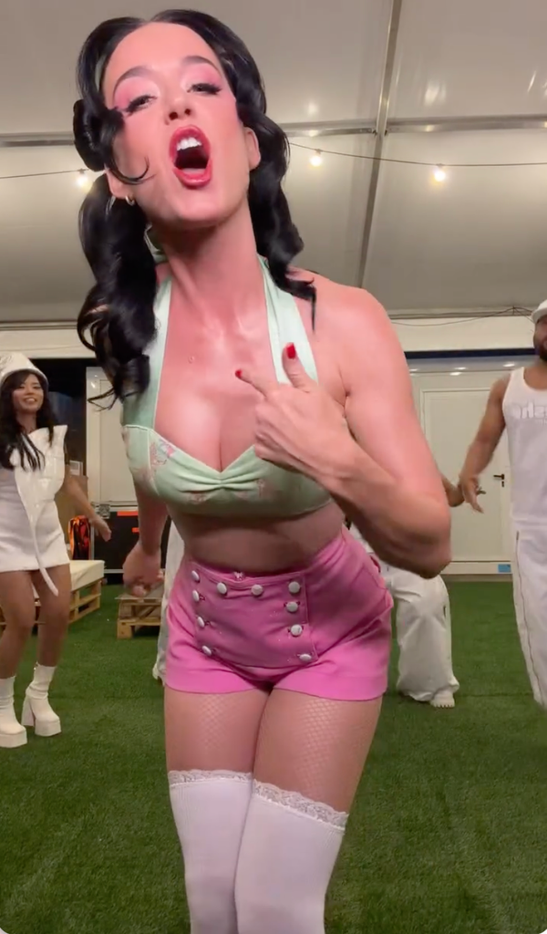 Katy Perry Hot Shots 1