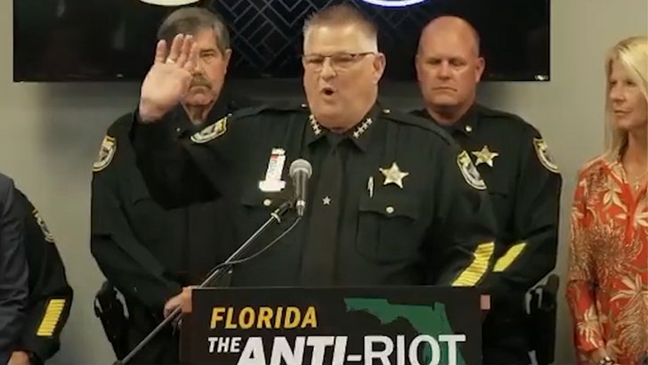 Florida Sheriff Promises Lethal Force Against ICE Protesters, on Video Florida Sheriff Promises Lethal Force Against ICE Protesters, on Video