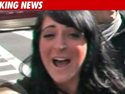 1029_angelina_BN_TMZ_01