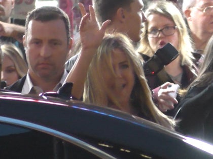 041416_jen_aniston_primary