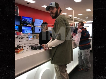 1225_post-malone-shopping