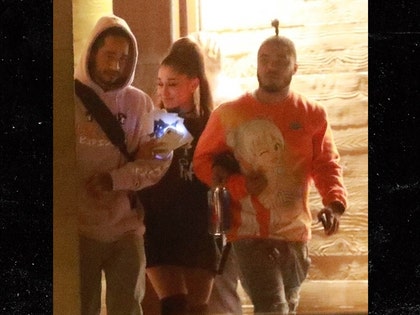 0208-ariana-grande-bg-01