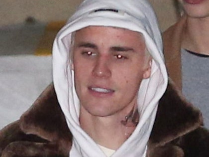 1205 justin bieber neck tattoo main-zoomed x17