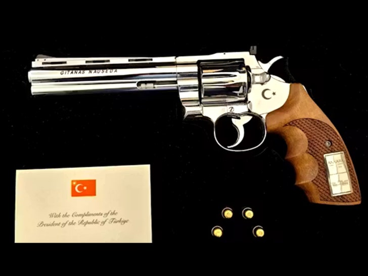 gun gifted by Turkish President 1