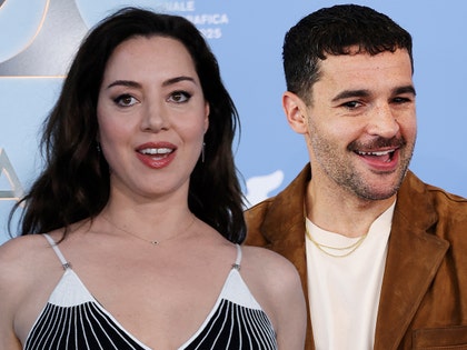 aubrey plaza and chris abbott getty 1