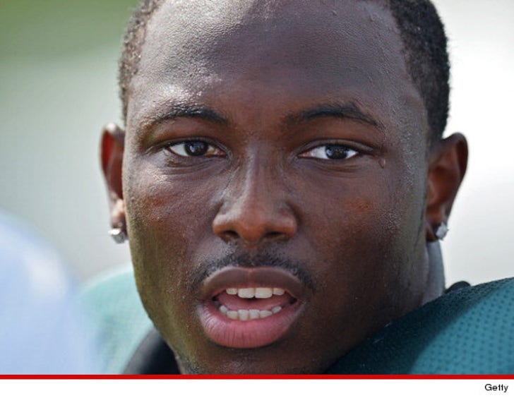 LeSean McCoy -- Party Bus Accuser ADMITS I Never Touched :: 0625-lesean-mccoy-getty-3