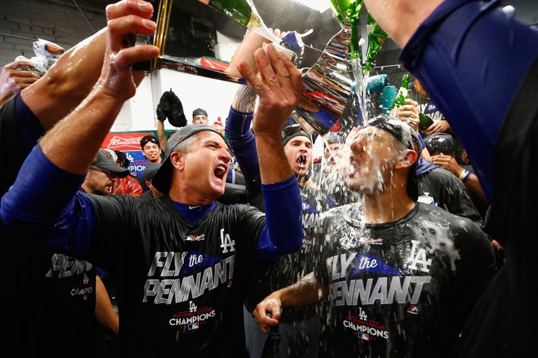 🍾 Dodgers Champagne Celebration Clubhouse 🍾 Locker Room Spraying Showers # Dodgers win NL Division! 