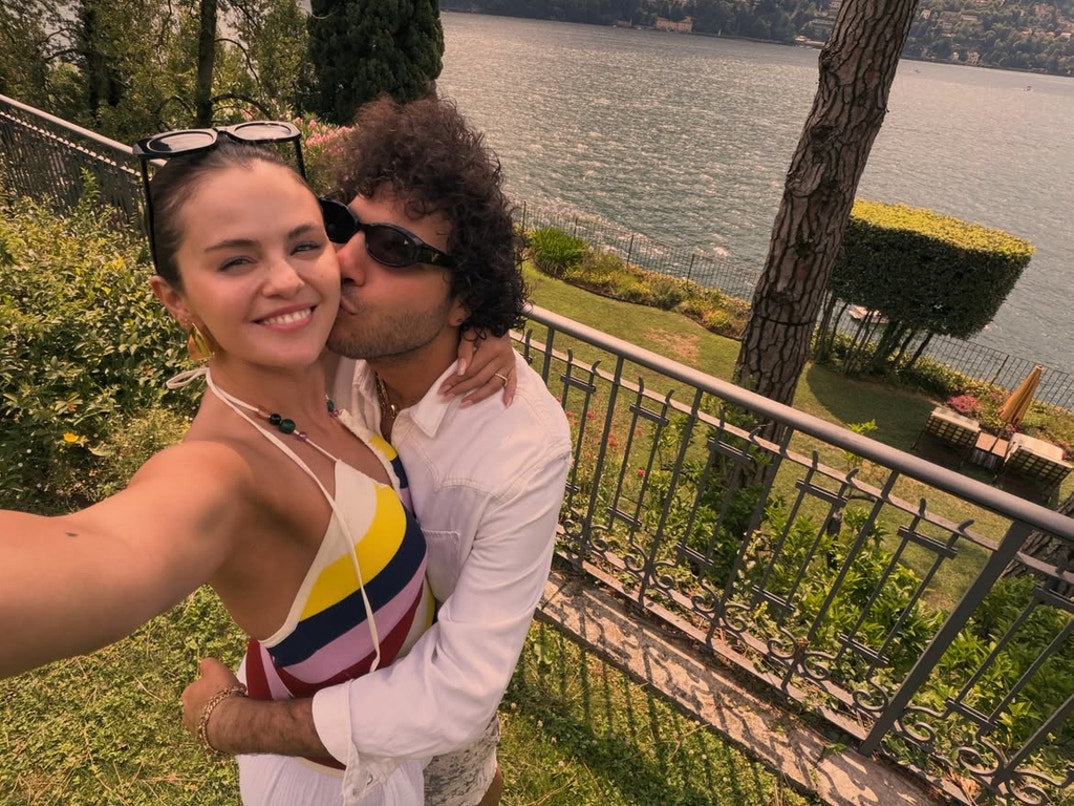 Selena Gomez Benny Blanco Summer Vacay 6