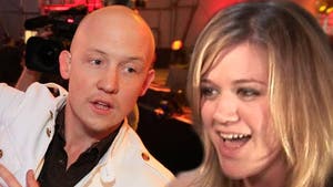 0807_the_fray_kelly_clarkson_tmz_getty