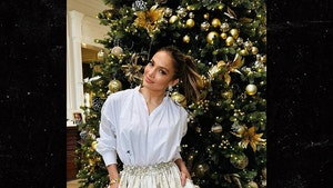 Jennifer Lopez muestra sus lujosas decoraciones navideñas en tonos dorados
