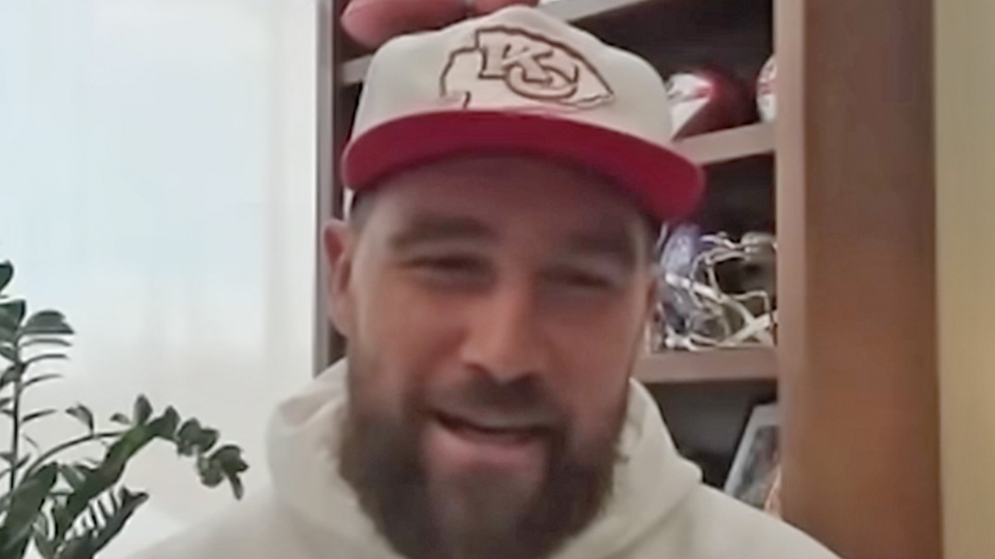 Travis Kelce Raves Over Relationship With Taylor Swift, ‘I Couldn’t Be Happier’