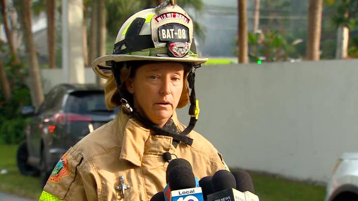 110625_miami_house_fire_firefighter_2148792