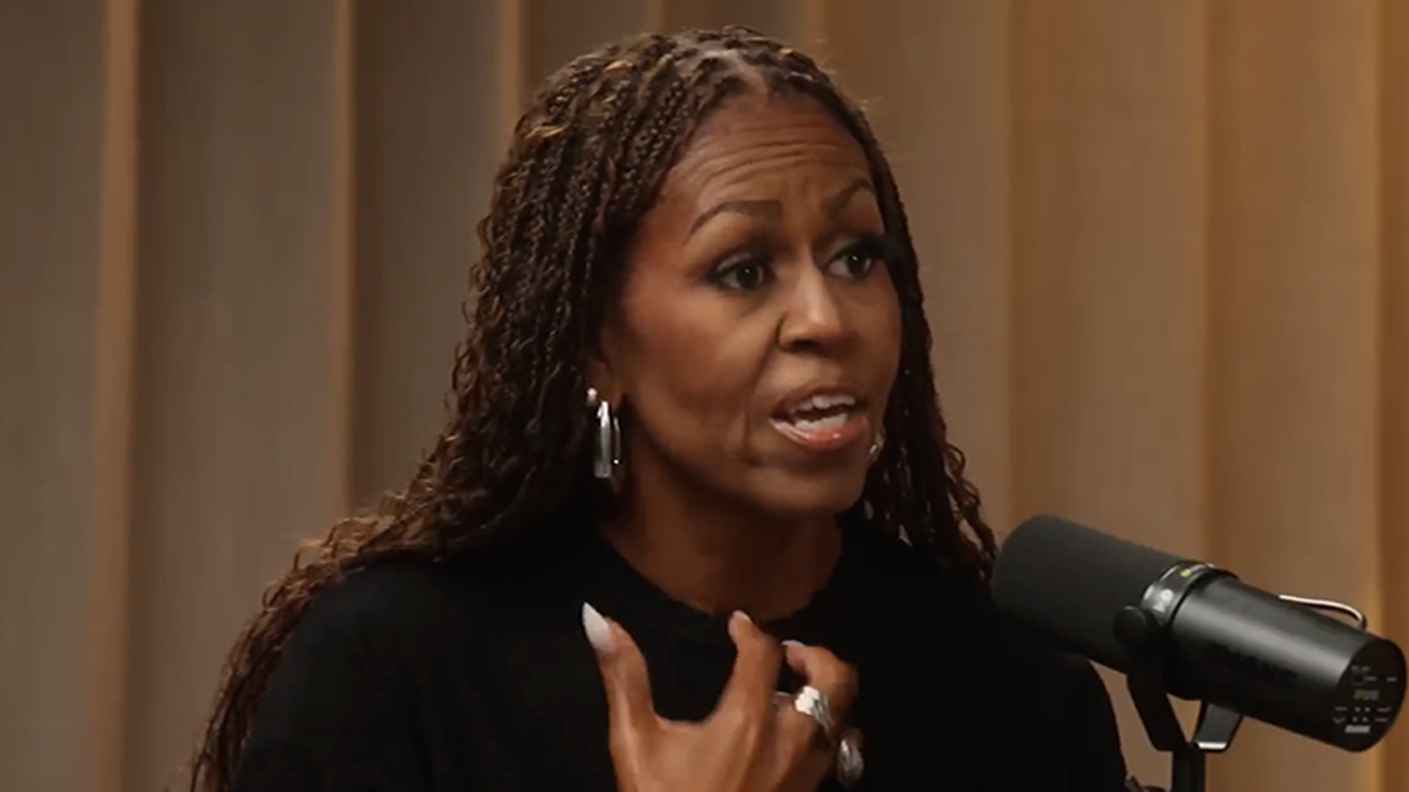 Michelle Obama Says She Saved Friend With Heimlich Maneuver