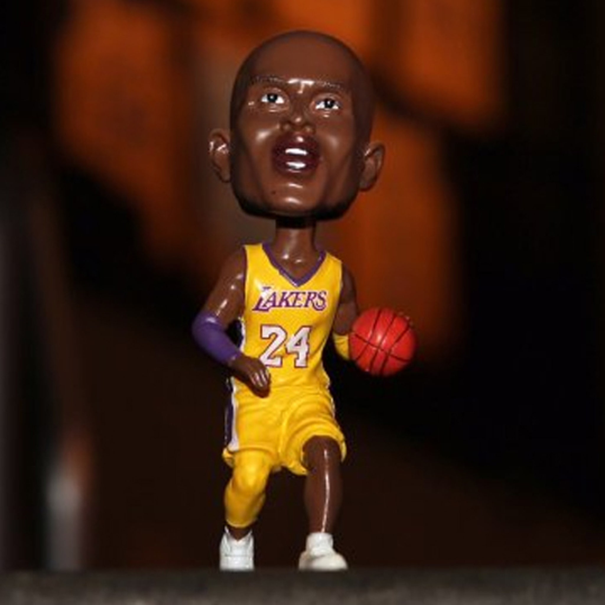 Kobe Bryant bobblehead Values - MAVIN