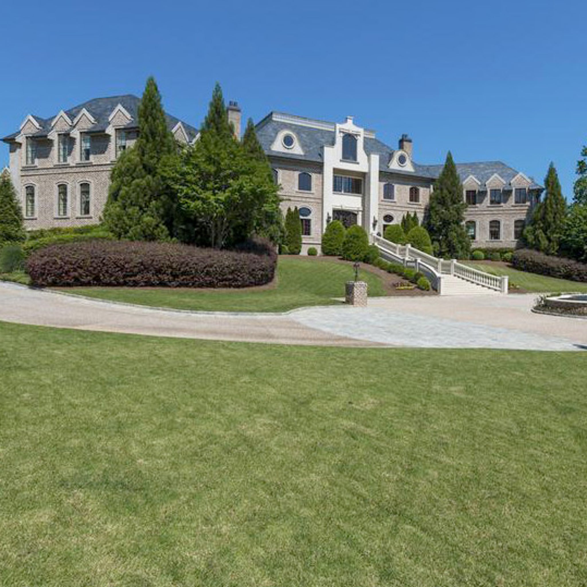 Tyler Perry Sells Atlanta Palace for Record Price, image size:2048x2048