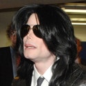 Michael Jackson Real Estate afirma que o homem tirou propriedade da casa logo após a morte