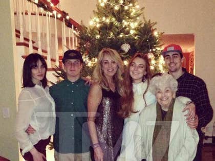 1226_linday_family_Christmas