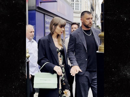 Taylor and Travis in London backgrid 1