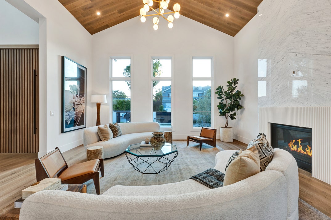 Allison Holker home 6