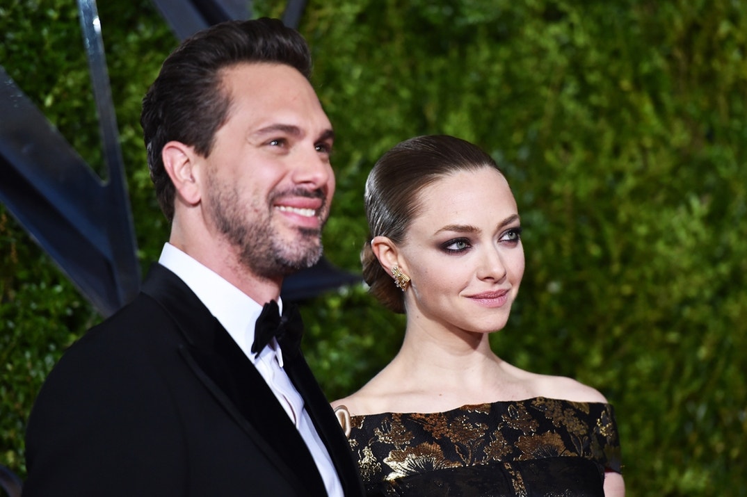 Amanda Seyfried and Thomas Sadoski Happier Times 15