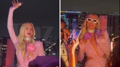 043025_paris_hilton_kal
