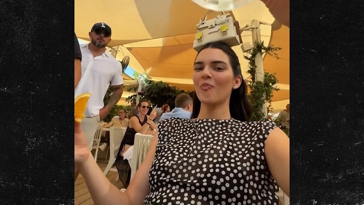 070625_kendall_jenner_kal
