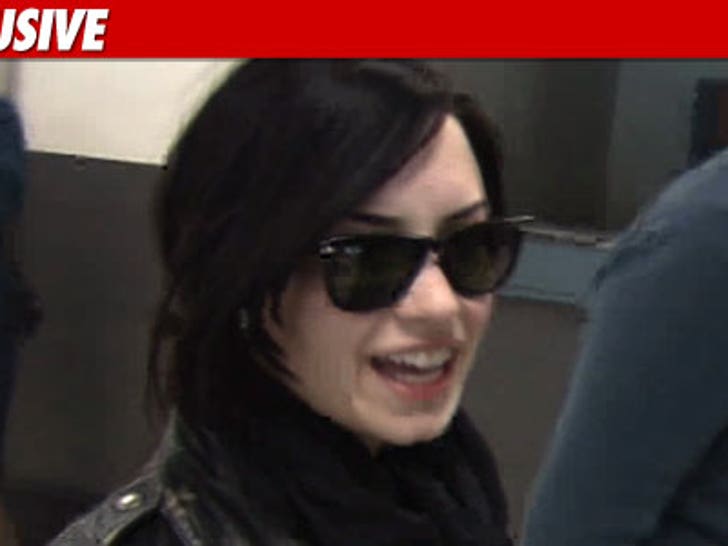 1104-demi-ex-tmz-03