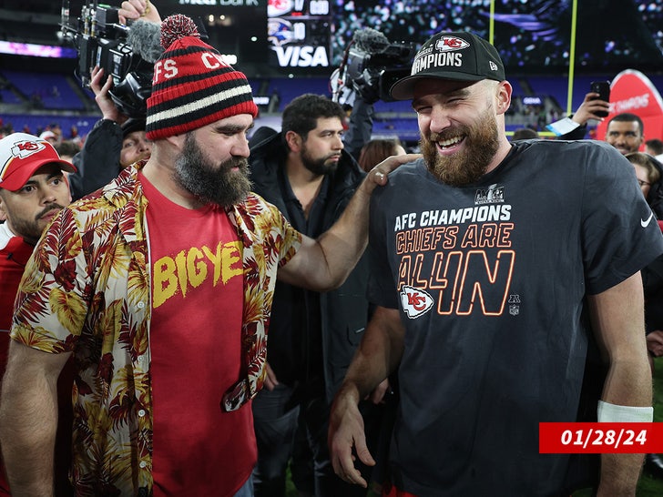 travis kelce jason kelce brothers chiefs football