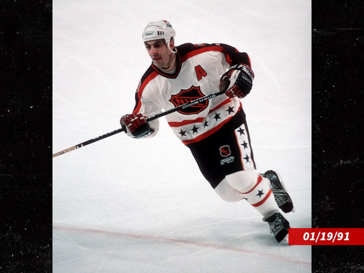 Chris-Chelios-sub-getty-1