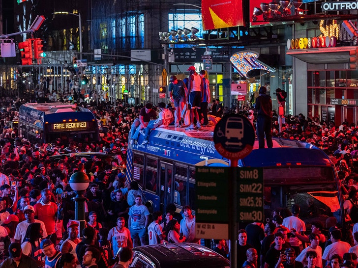 Knicks Fans' Chaos in New York After Win