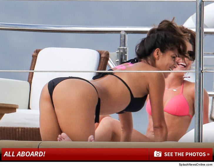 Nicole Scherzinger's Sexy Boat Photos -- All Aboard!