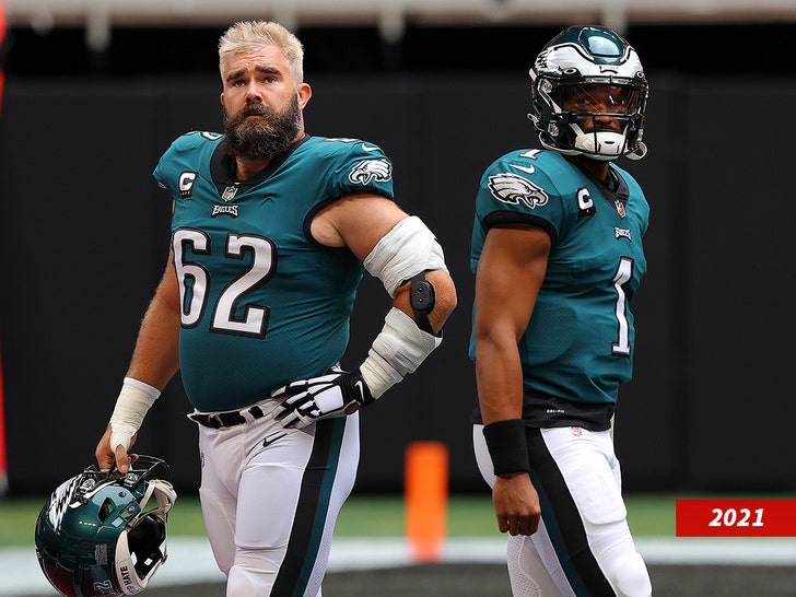 Jalen Hurts & Jason Kelce lead a Fly Eagles Fly during postgame