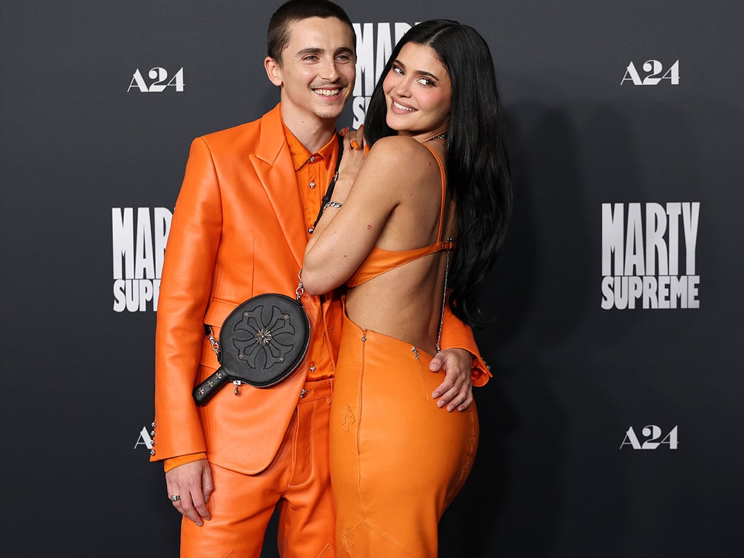 Despite weeks of breakup rumors, Kylie Jenner hit the red carpet with her man Timothee Chalamet. Photos of the famous couple surfaced online Monday night at the premiere for Timothee's latest film, 