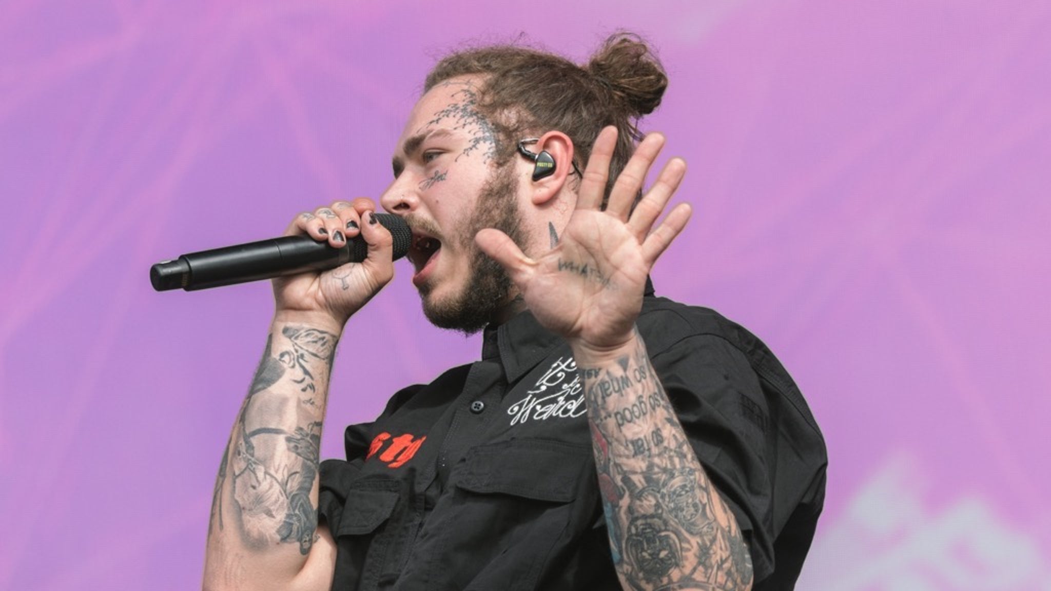 Post Malone's Live Reading Festival Performance