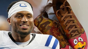 1124-Isaiah Rodgers-cleats getty theee703 ig