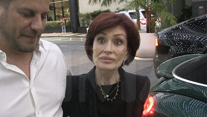 110224_sharon_osbourne-kal