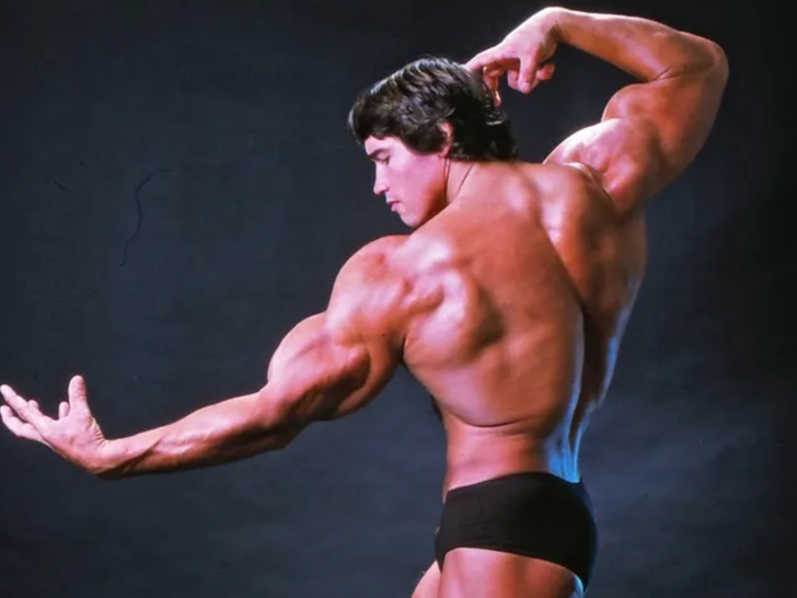 Arnold Schwarzenegger's Flexing Photos