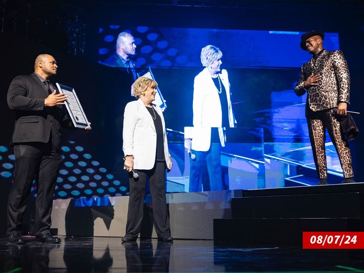 neyo key to the city presentation