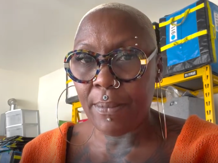 শার্লি রেইনস ইন্সটা হোম