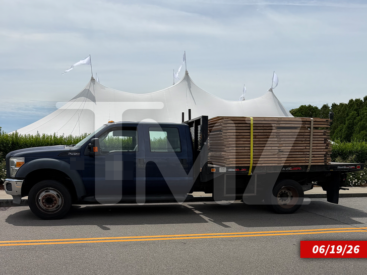 taylor swift tent truck rhode island tmz