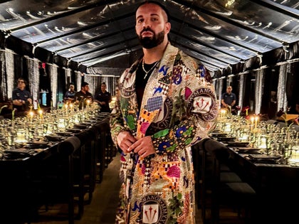 0723-Drake-Flexes-Lavish-Life-PRIMARY