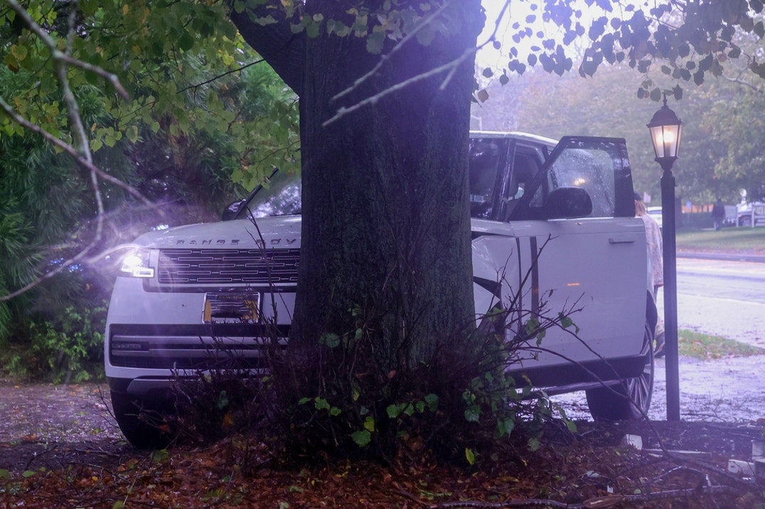 Alec Baldwin Crashes His Car Into A Tree In The Hamptons