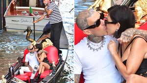 Kourtney Kardashian & Travis Barker Enjoy Venice Gondola Ride