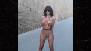 bianca-censori-instagram-1