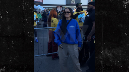 112525 lauren london kal.jpg