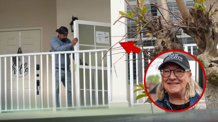 031626_donna_kelce_home_kal