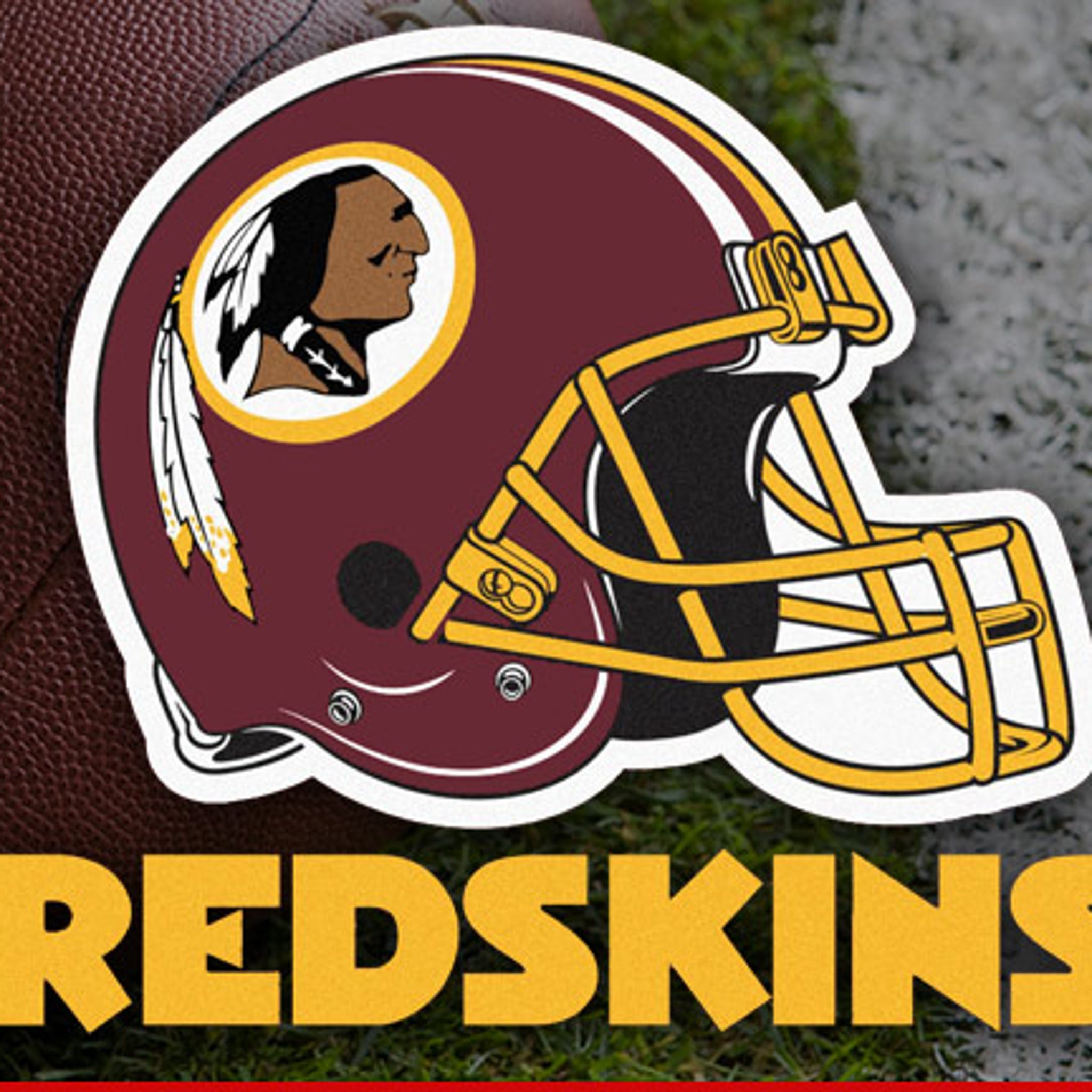 Un Washington Redskins logo è visibile su un cappello prima dell'Redskins  partita contro i Chicago Bears a FedEx in campo Landover, Maryland il 20  ottobre 2013. UPI/Kevin Dietsch Foto stock - Alamy